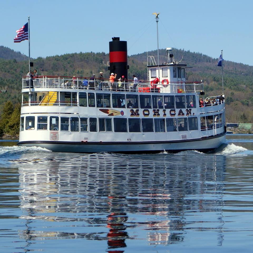 A picture of the Mohican as she cruises the lake